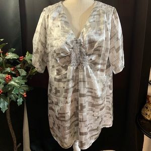 Lane Bryant 18/20 White Gray V Neck Blouse